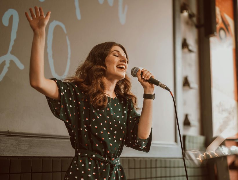 Quién inventó el Karaoke